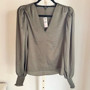 EXPRESS V-neck Puff Sleeve Smocked Cuff Blouse Olive Green Crepe, Size XS, NWT